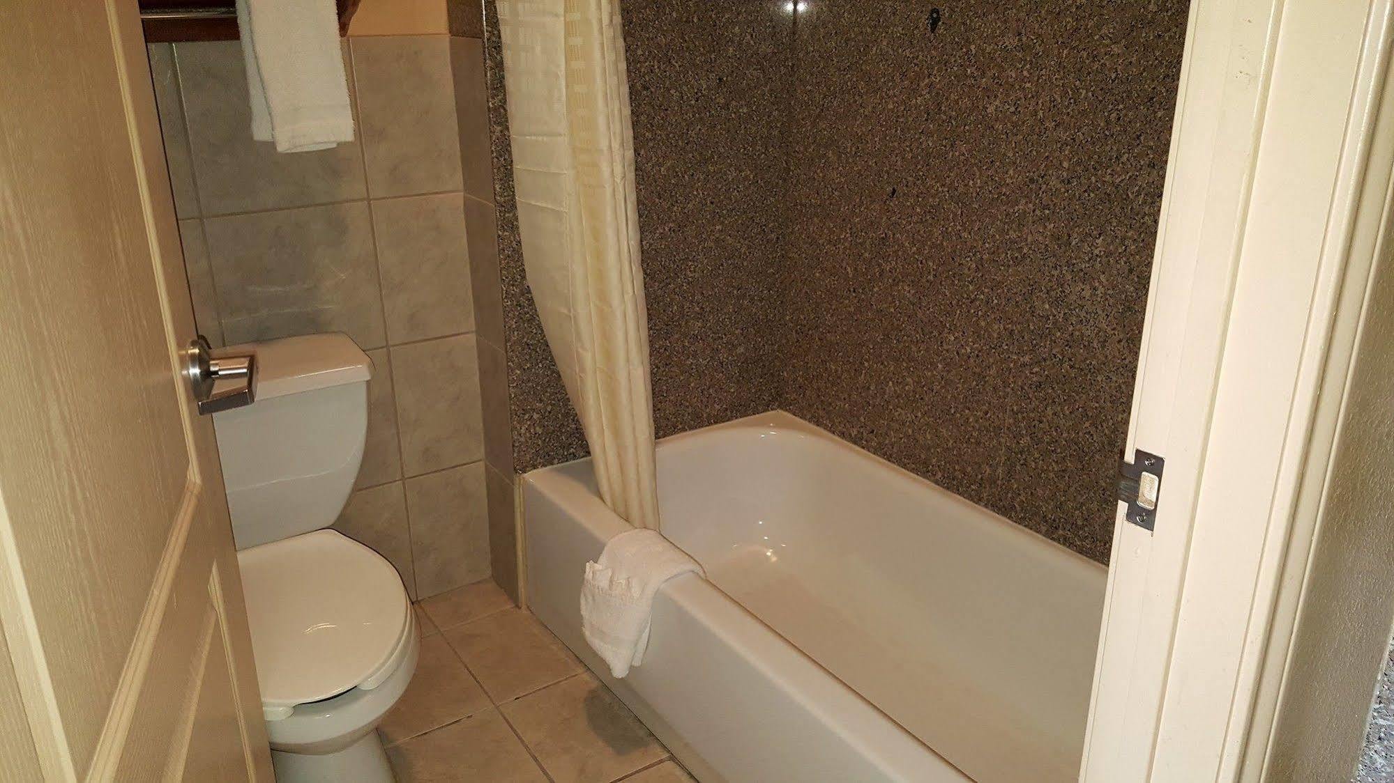 Budgetel Inn And Suites Hearne Εξωτερικό φωτογραφία